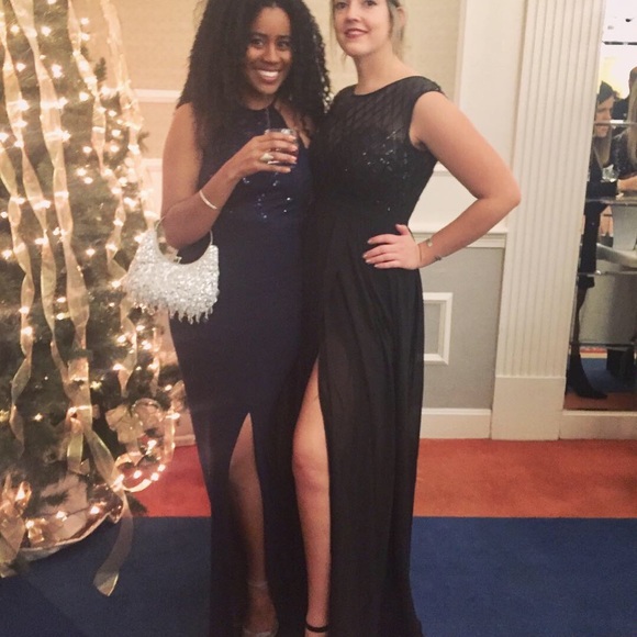 🎉🌀MEET YOUR POSHER! 👋♥️ - Picture 7 of 8